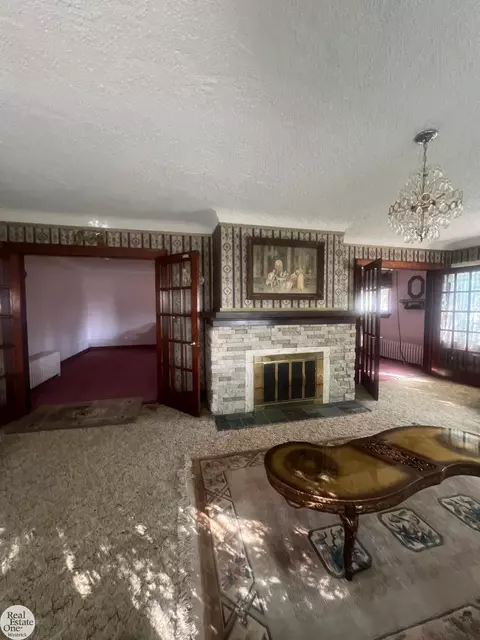 Living - 307 Colonial, Algonac, MI 48001 photo 2 of 3