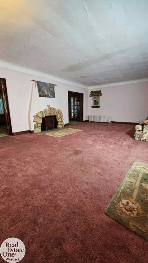 Living - 307 Colonial, Algonac, MI 48001 photo 1 of 3