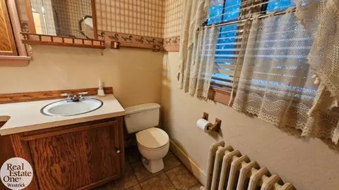 Bath - 307 Colonial, Algonac, MI 48001 photo 6 of 10