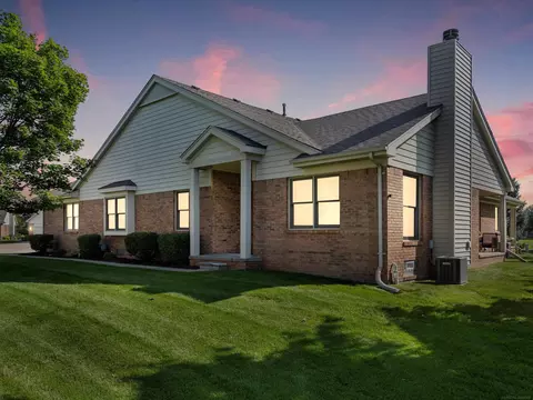 15979 Pheasant Rdg, Macomb, MI 48044