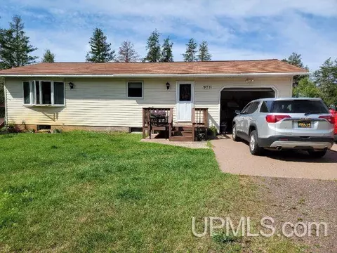 977 Co Rd Cj, Champion, MI 49814