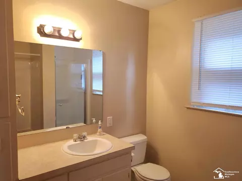 719 Custer, Monroe, MI 48161 photo 24