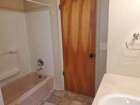 719 Custer, Monroe, MI 48161 photo 22