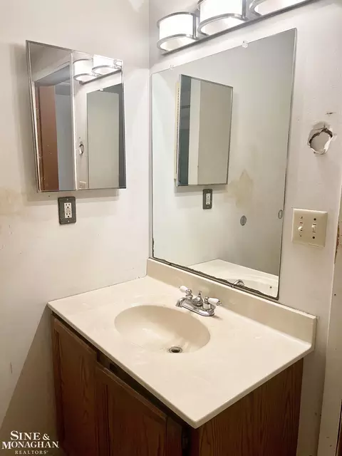 Bath - 1533 Pug, Saint Clair, MI 48079 photo 3 of 3