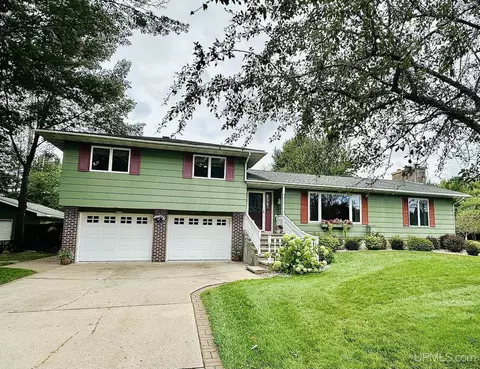 6925 Parkwood L75, Escanaba, MI 49829