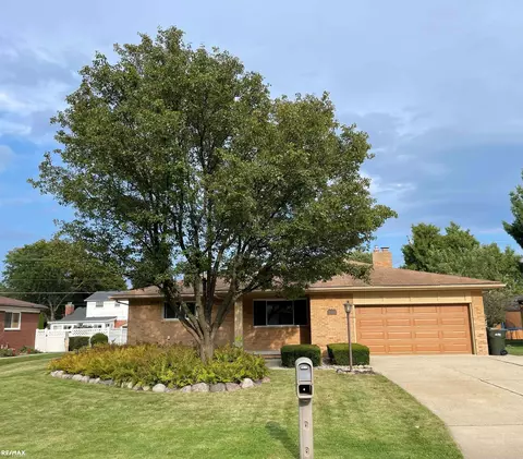 37682 Brookwood, Sterling Heights, MI 48312