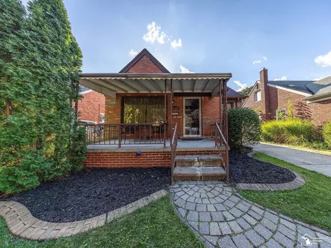 8968 Becker, Allen Park, MI 48101