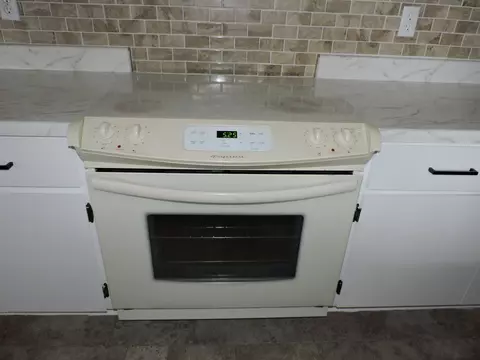 Kitchen - 1504 E Newberg, Pinconning, MI 48650 photo 6 of 8