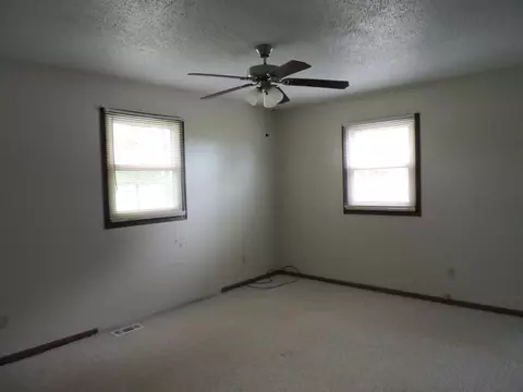 Bedroom - 1504 E Newberg, Pinconning, MI 48650 photo 1 of 2