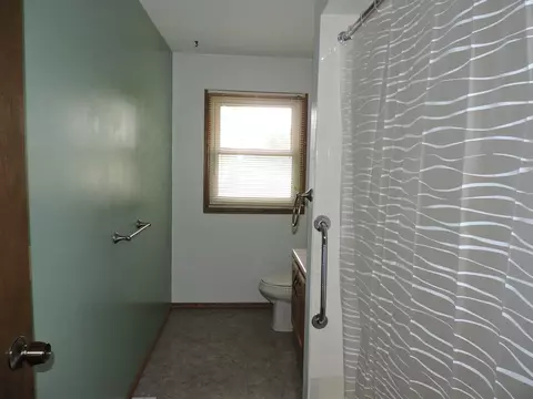 Bath - 1504 E Newberg, Pinconning, MI 48650 photo 5 of 5