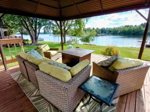 Exterior - 2015 S S Hvn, Gladwin, MI 48624 photo 6 of 27