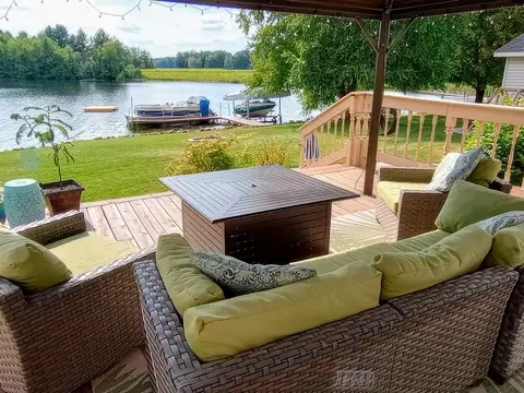 Exterior - 2015 S S Hvn, Gladwin, MI 48624 photo 10 of 27