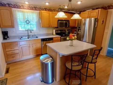 Kitchen - 2015 S S Hvn, Gladwin, MI 48624 photo 1 of 3