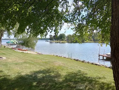 Exterior - 2015 S S Hvn, Gladwin, MI 48624 photo 4 of 27