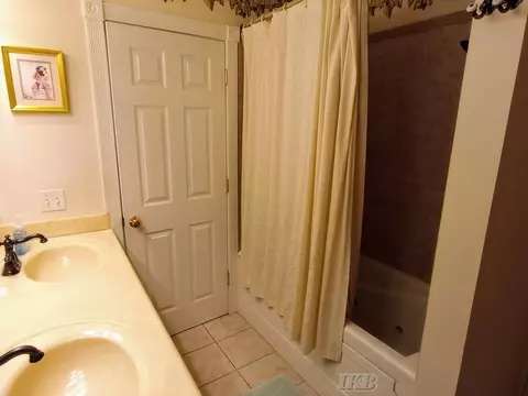 Bath - 2015 S S Hvn, Gladwin, MI 48624 photo 3 of 5