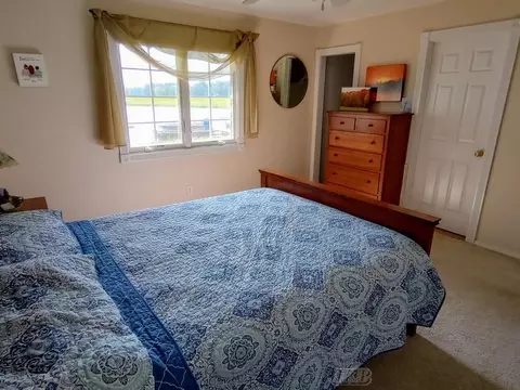 Bedroom - 2015 S S Hvn, Gladwin, MI 48624 photo 4 of 5