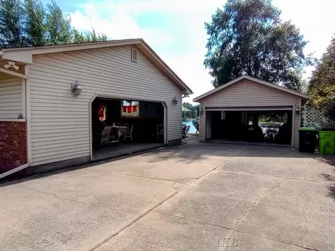 Exterior - 2015 S S Hvn, Gladwin, MI 48624 photo 17 of 27