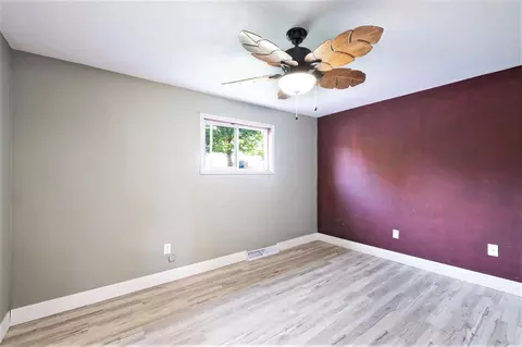 Bedroom - 9216 Potter, Flushing, MI 48433 photo 1 of 2