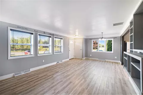 Living - 9216 Potter, Flushing, MI 48433 photo 3 of 3