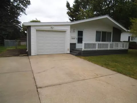 11 W Sharlear, Essexville, MI 48732