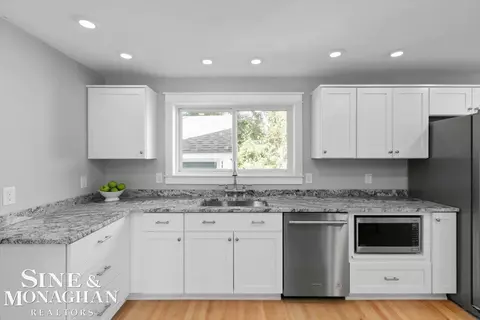 Kitchen - 1423 St Clair Riv, Algonac, MI 48001 photo 2 of 5