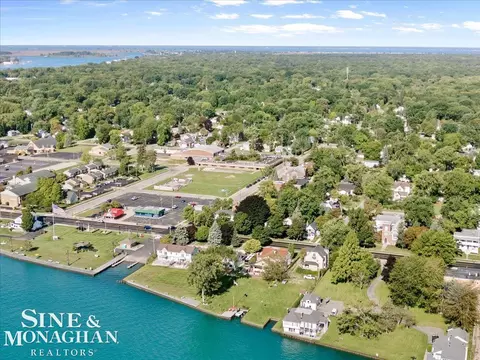 View/Area - 1423 St Clair Riv, Algonac, MI 48001 photo 2 of 8
