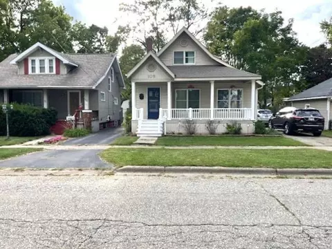 108 S Hazelton, Flushing, MI 48433