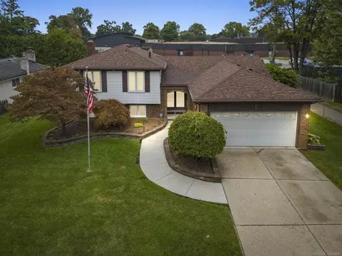 39978 Twenlow, Clinton Township, MI 48038