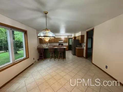 Dining - 4795 17th, Escanaba, MI 49829 photo 1 of 2