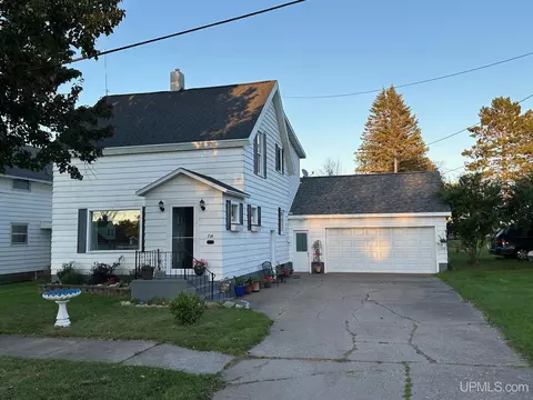 718 N Sixth, Iron River, MI 49935