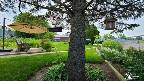 Exterior - 23451 Gibraltar, Flat Rock, MI 48134 photo 15 of 18