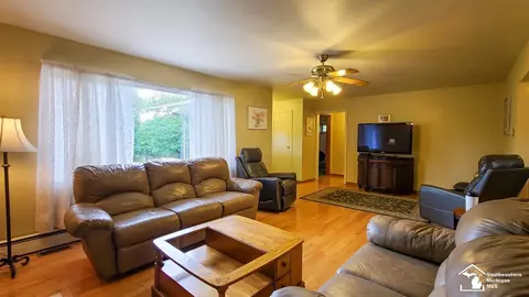 Living - 23451 Gibraltar, Flat Rock, MI 48134 photo 2 of 3