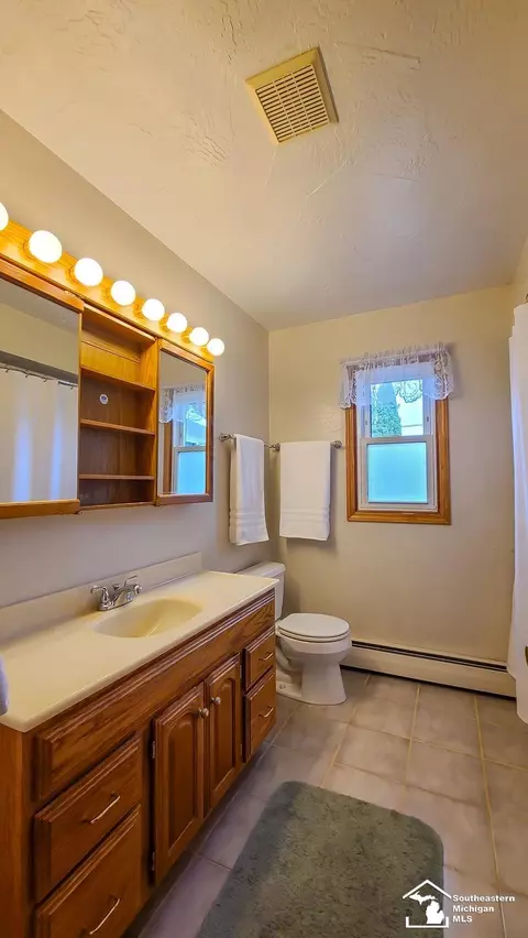 Bath - 23451 Gibraltar, Flat Rock, MI 48134 photo 2 of 2