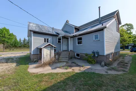 331 N 12 Th, Escanaba, MI 49829 photo 6