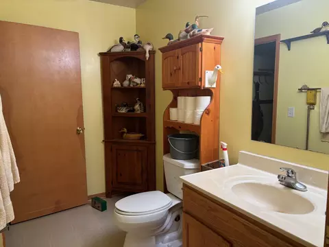 Bath - 998 Dutcher, Gladwin, MI 48624 photo 1 of 3