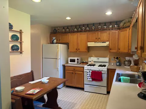 Kitchen - 998 Dutcher, Gladwin, MI 48624 photo 2 of 2