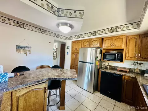 519 S 29th, Escanaba, MI 49829 photo 4