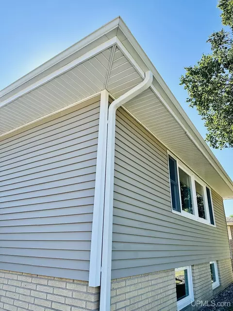 519 S 29th, Escanaba, MI 49829 photo 29