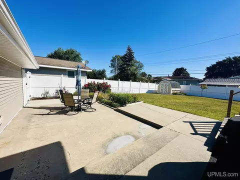 519 S 29th, Escanaba, MI 49829 photo 32