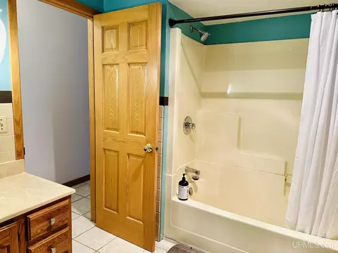 519 S 29th, Escanaba, MI 49829 photo 19