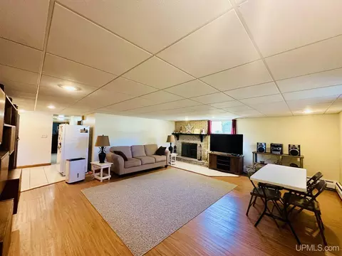 519 S 29th, Escanaba, MI 49829 photo 22