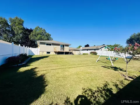 519 S 29th, Escanaba, MI 49829 photo 37