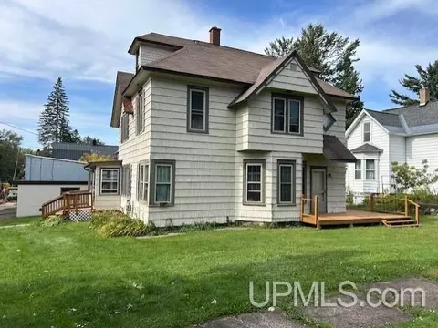 402 Albany, Ironwood, MI 49938