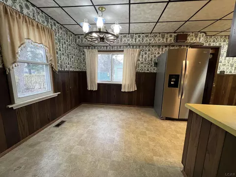 812 Murray, Tecumseh, MI 49286 photo 3