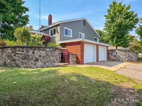 205 Seilo, Ishpeming, MI 49849 photo 4