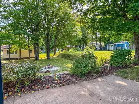 205 Seilo, Ishpeming, MI 49849 photo 3