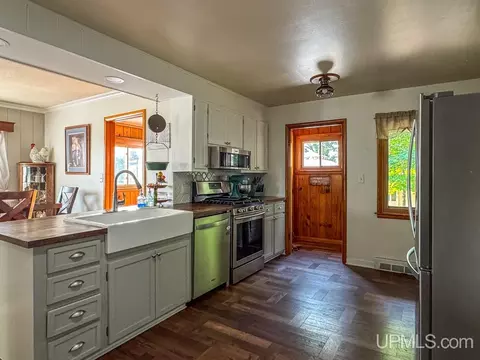 205 Seilo, Ishpeming, MI 49849 photo 6