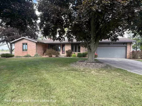 285 E Grace, Hope, MI 48628
