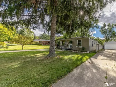 29706 Walnut, Flat Rock, MI 48134 photo 18