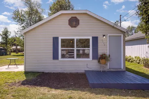 3982 Plummer, Bay City, MI 48706